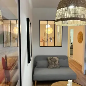 Lumineux T2 De 34 M Rénové Dans Le Centre-ville Marseille
